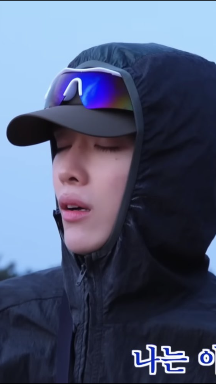 [잡담] 성찬이 등산 자컨 내내 눈물점 있던데 | 인스티즈