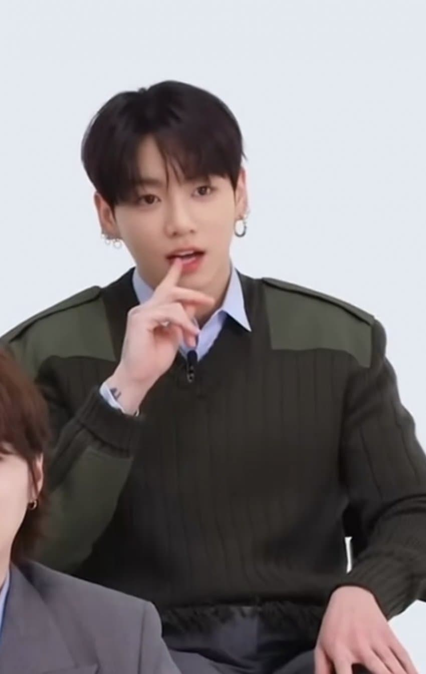[잡담] 어제 인터뷰 뜬거 정국 얼굴 뭔데? | 인스티즈