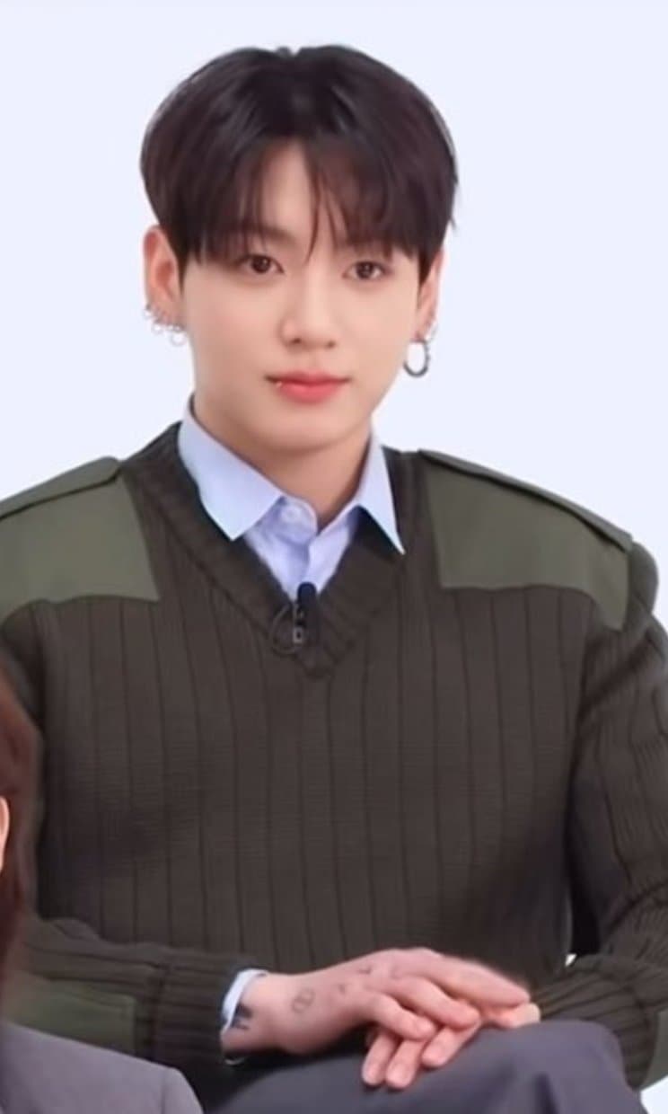 [잡담] 어제 인터뷰 뜬거 정국 얼굴 뭔데? | 인스티즈