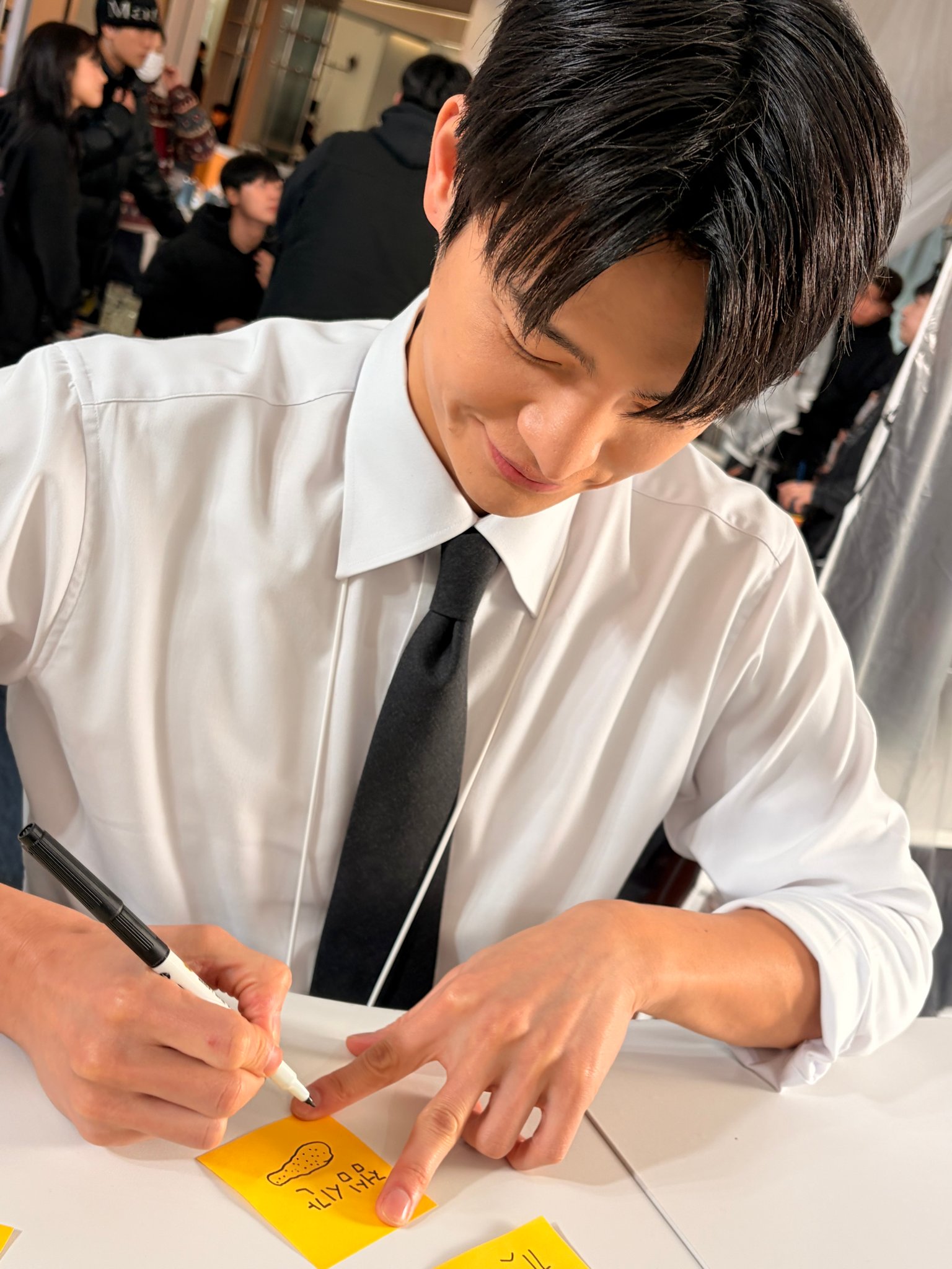 [잡담] 너넨 이거 누군지 바로 알아봄??? | 인스티즈