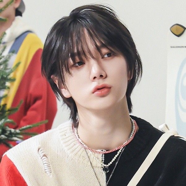 [잡담] 남돌 뒷머리콤 있는 사람 갤러리 수준 | 인스티즈