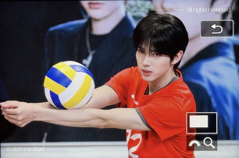 배구 연습하다 주차장 전구 깬 아이돌 ㅋㅋㅋㅋㅋ.jpg | 인스티즈