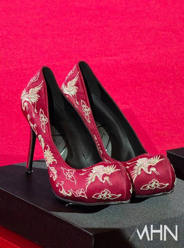 𝙅𝙊𝙉𝙉𝘼 감다살이라는 악마는 프라다를 입는다 내한선물..JPG | 인스티즈