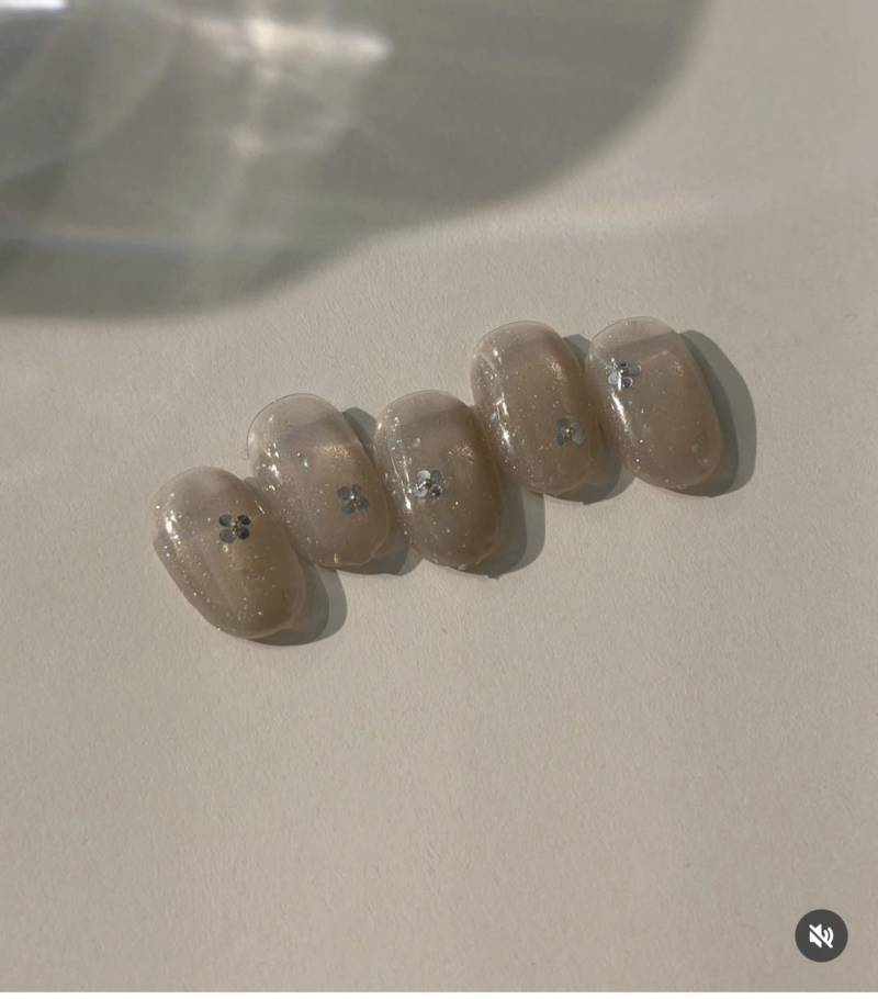 [잡담] 봄맞이 네일 💅 하려는데 골라주라 | 인스티즈