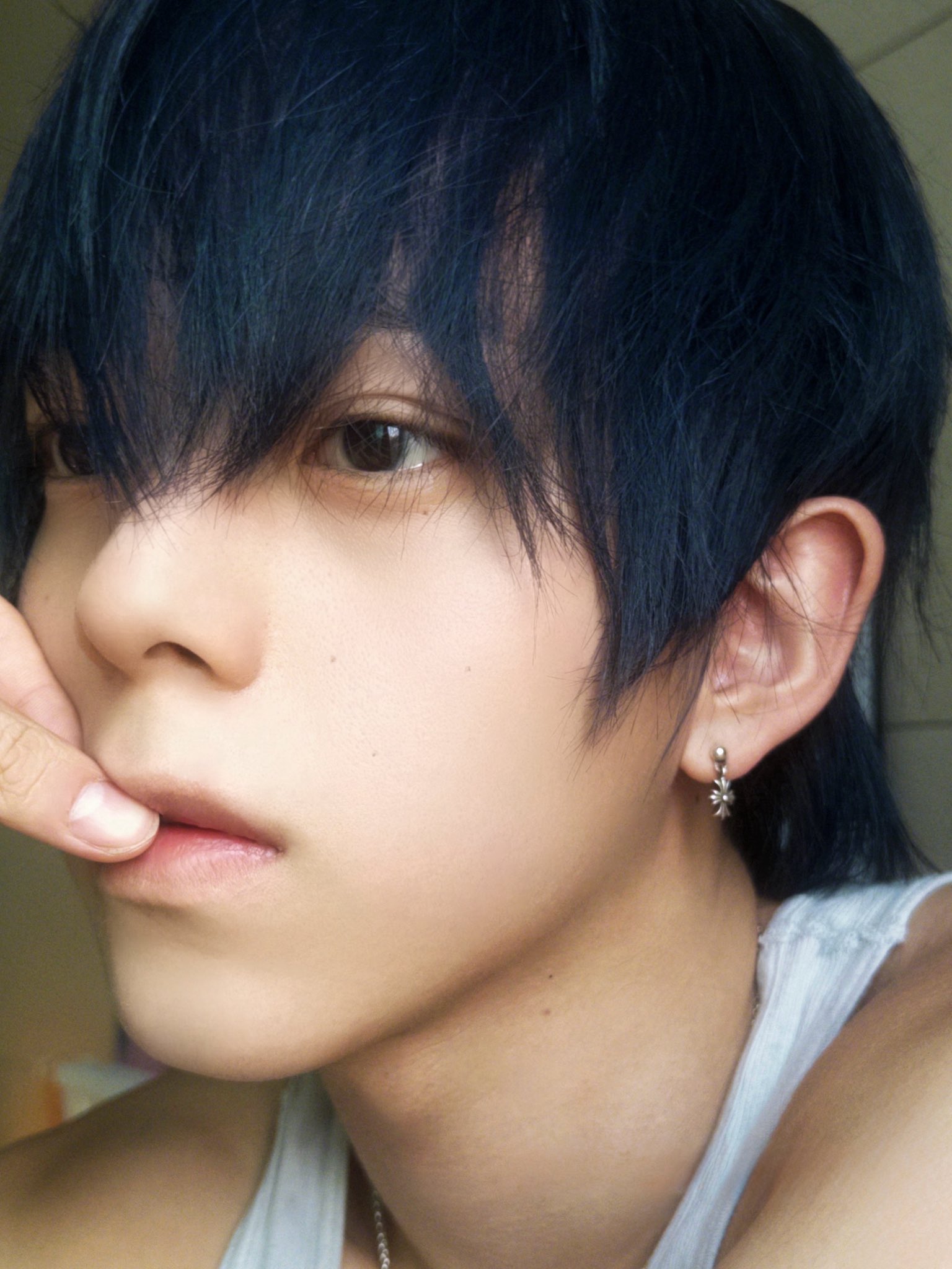 [잡담] 얘 먼가 인소 남주처럼 생김 | 인스티즈