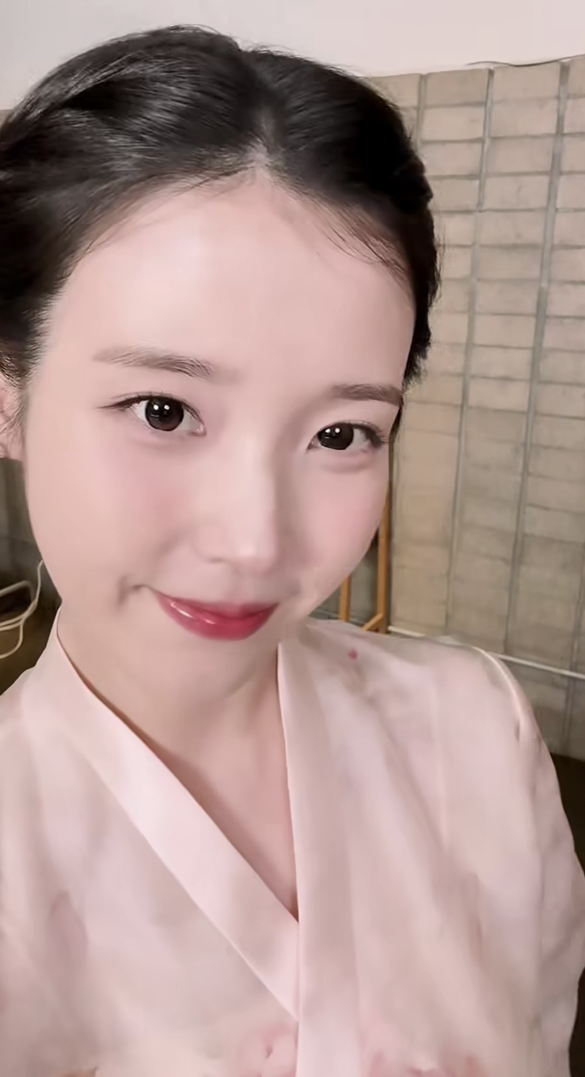 [잡담] 아이유 방금 올라온 영상 너무 이뿌다ㅠㅠㅠㅠ | 인스티즈