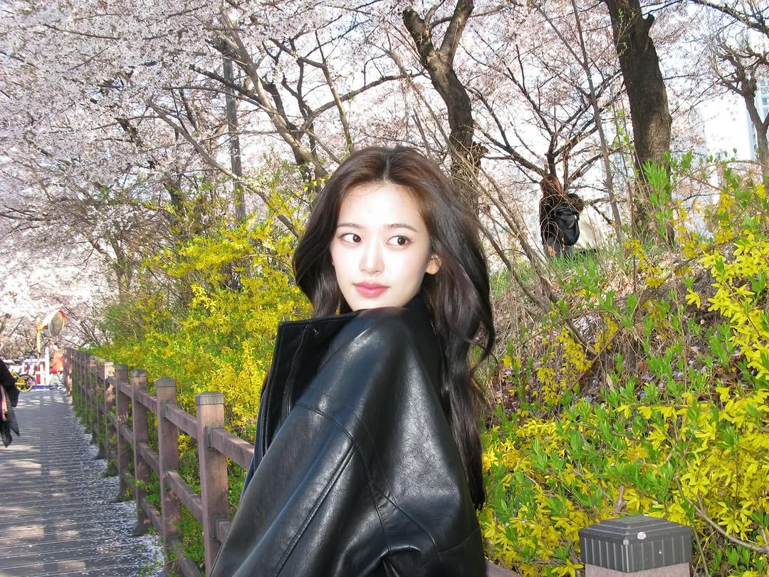 [잡담] 사진에서 사랑이 느껴지는 안유진 가족들이 찍은 안유진 | 인스티즈