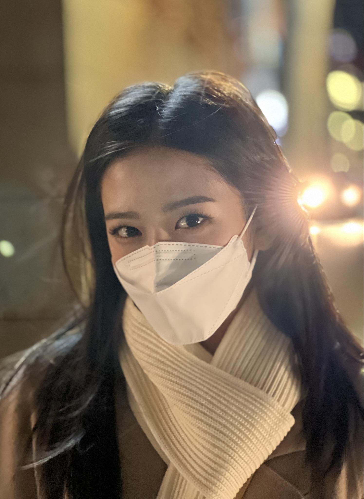 [잡담] 사진에서 사랑이 느껴지는 안유진 가족들이 찍은 안유진 | 인스티즈