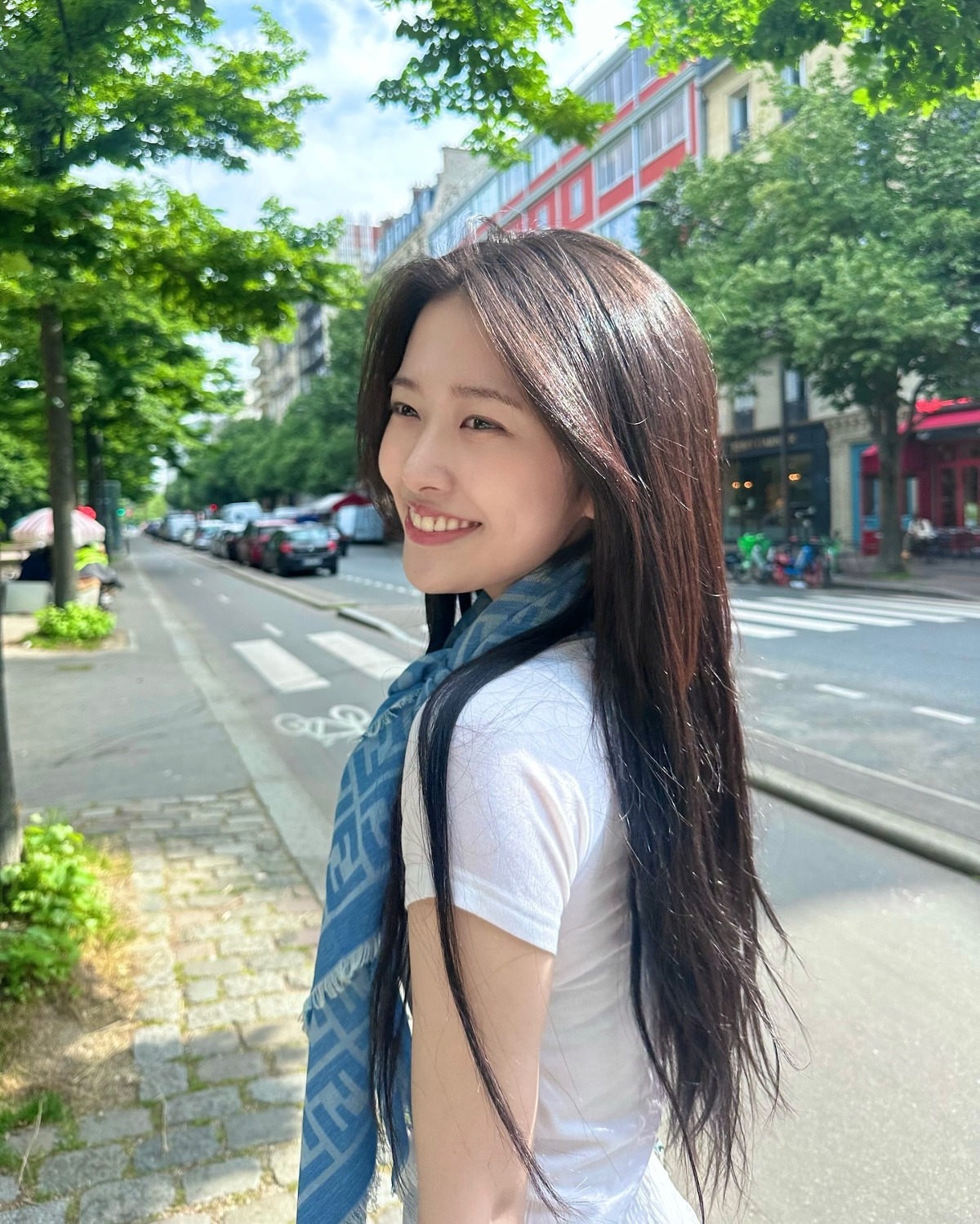 [잡담] 사진에서 사랑이 느껴지는 안유진 가족들이 찍은 안유진 | 인스티즈