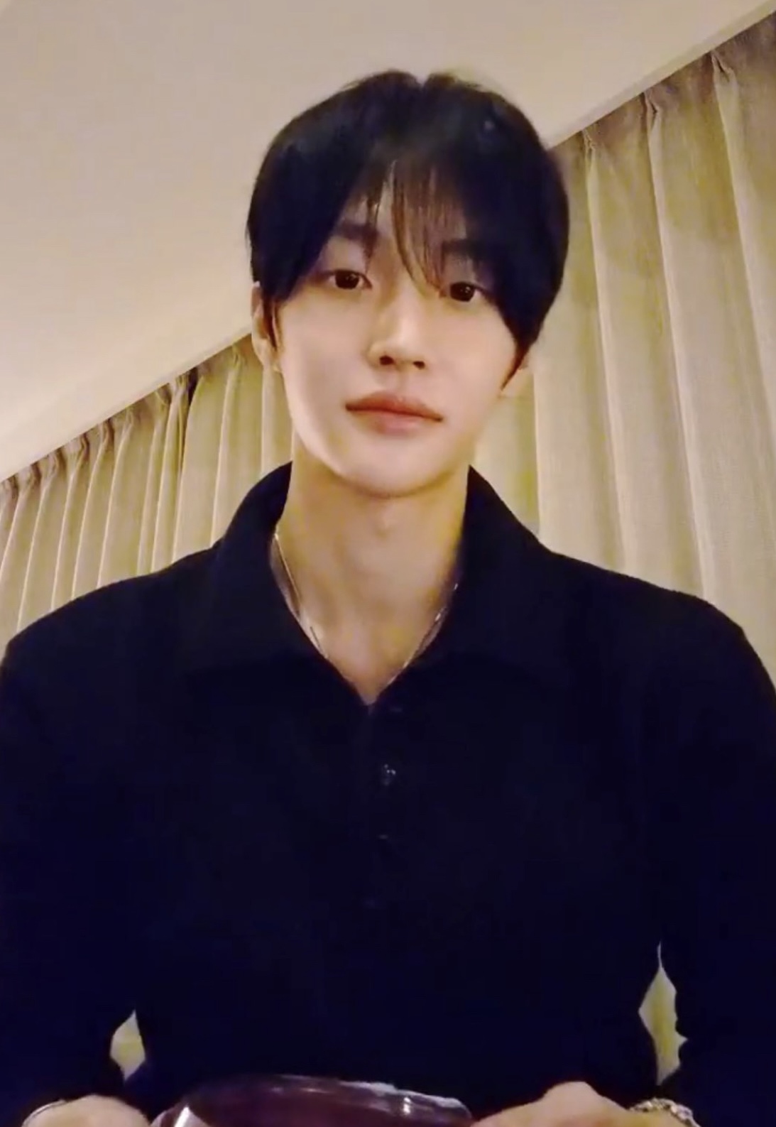 [잡담] 아 원빈 라방 개설레서 짜증나 | 인스티즈
