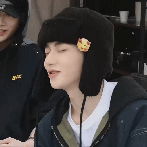 [잡담] 앤더블 좋은점: 맏형이 뽀뽀 귀신임 | 인스티즈