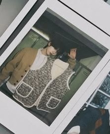 [잡담] 한유진 진짜 이 조끼 얼마나 좋아하는거임 ㅜㅜㅋㅋㅋ | 인스티즈