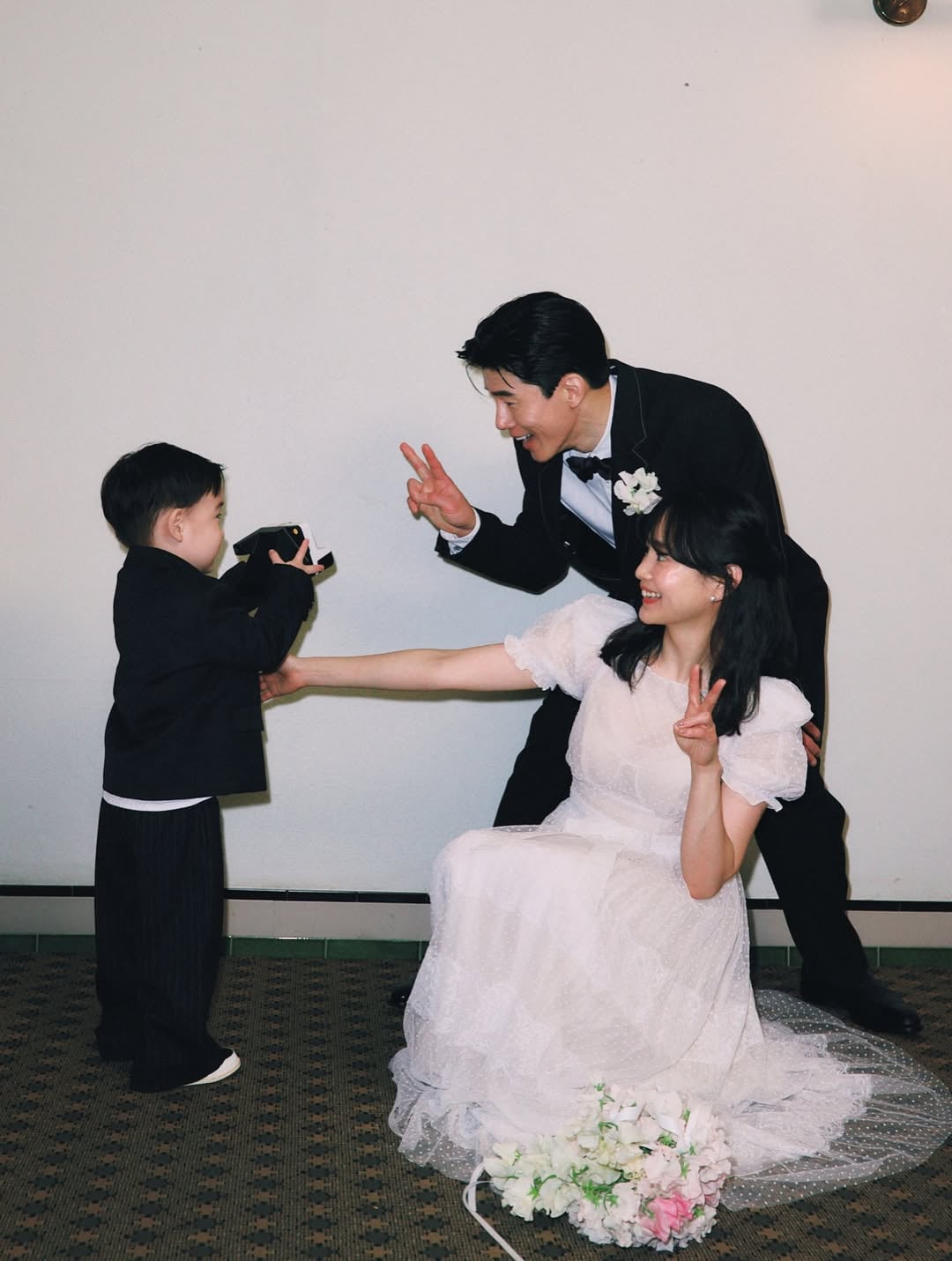 [잡담] 윤승아 김무열 결혼 11주년 기념 가족 사진 | 인스티즈