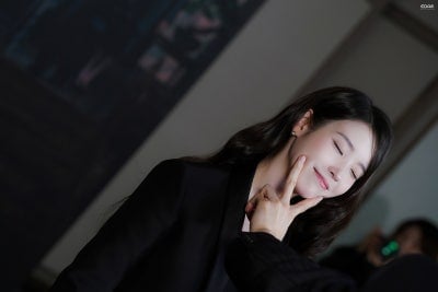 [잡담] 아이유) 오늘 뜬 아이유 사진 중에 내 픽 2개 | 인스티즈