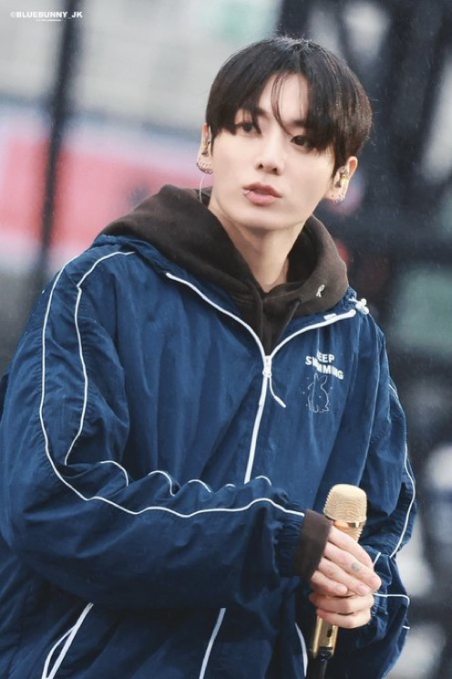 [잡담] 비 쫄딱 맞은 방탄 정국 | 인스티즈