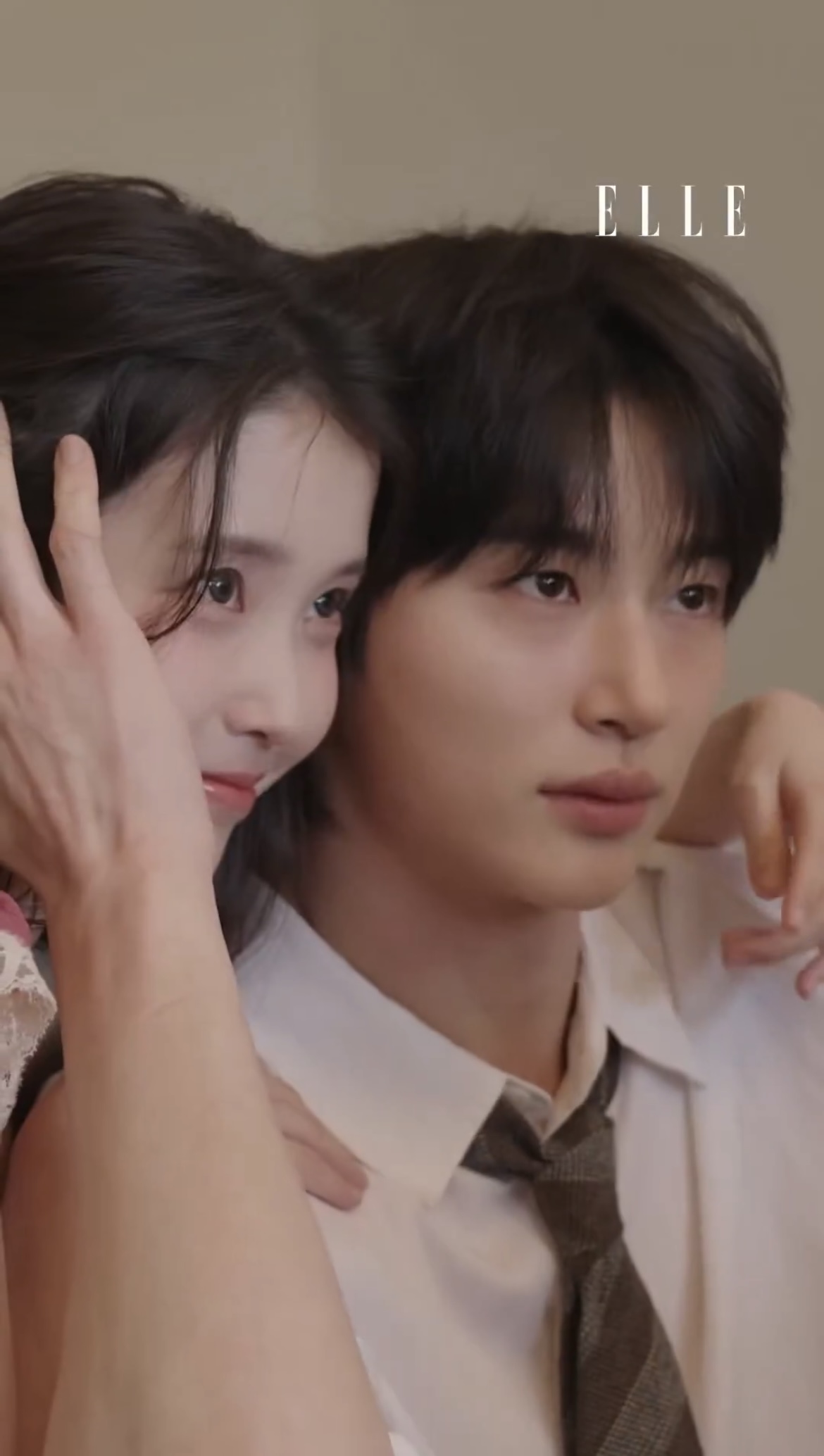 [잡담] 얘들아 아이유 변우석 좀 봐.. 미친거야 | 인스티즈