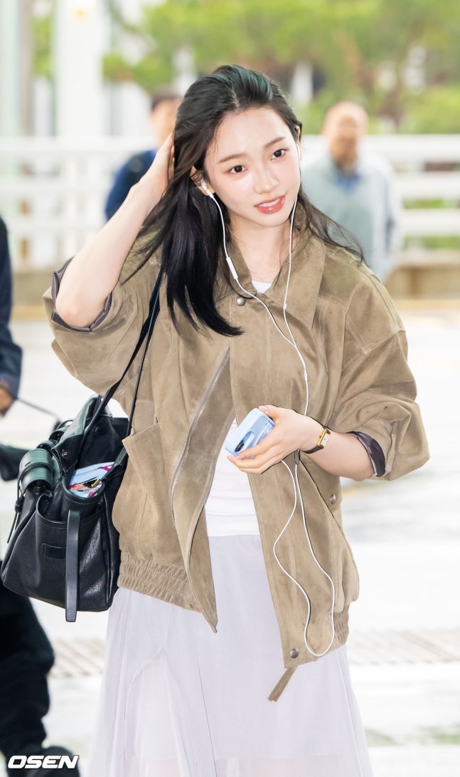 [잡담] 오늘 일본 출국한 에스파 기사사진 | 인스티즈