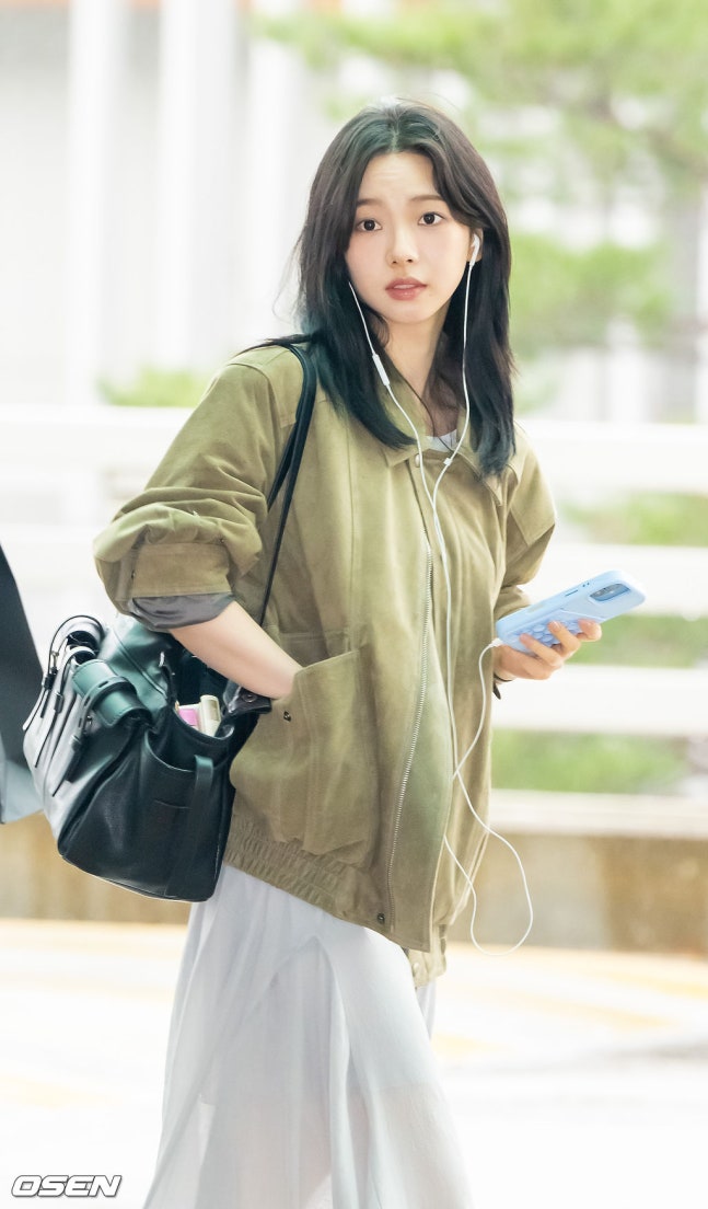 [잡담] 오늘 일본 출국한 에스파 기사사진 | 인스티즈