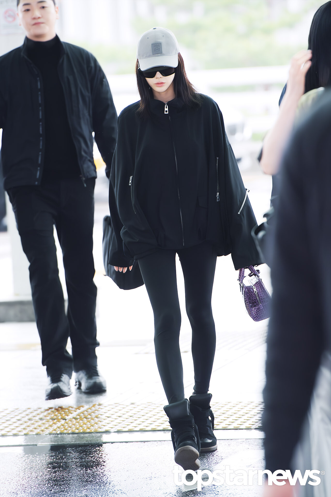 [잡담] 오늘 일본 출국한 에스파 기사사진 | 인스티즈
