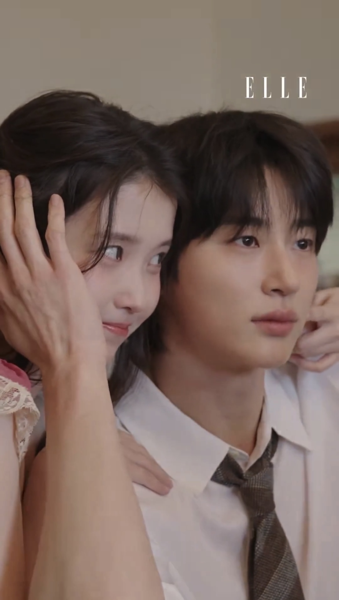 [잡담] 얘들아 아이유 변우석 좀 봐.. 미친거야 | 인스티즈