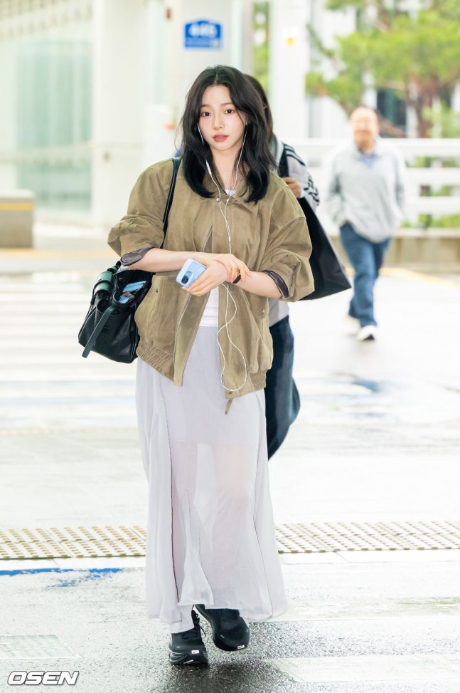 [잡담] 오늘 일본 출국한 에스파 기사사진 | 인스티즈