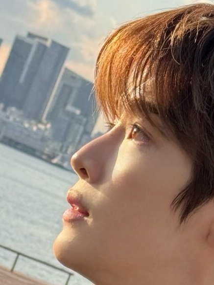 [잡담] 성찬 햇빛받은 눈동자색 너무 이뻐 | 인스티즈