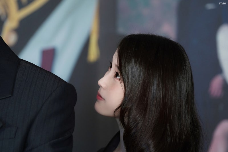 [잡담] 260409 아이유 21세기대군부인 제작발표회 비하인드 사진들 | 인스티즈