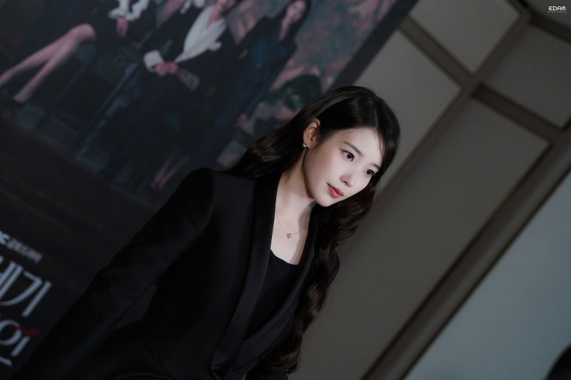 [잡담] 260409 아이유 21세기대군부인 제작발표회 비하인드 사진들 | 인스티즈