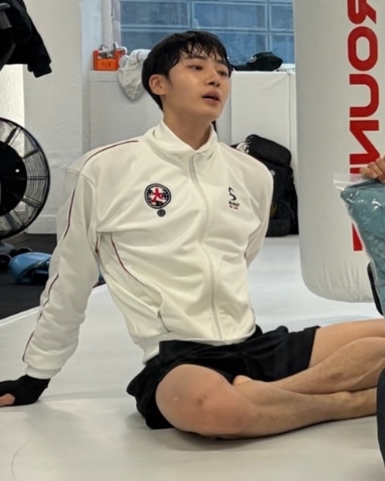 [잡담] 추영우 복싱장 사진 뜬거 ㄹㅇ 너무 좋다... | 인스티즈