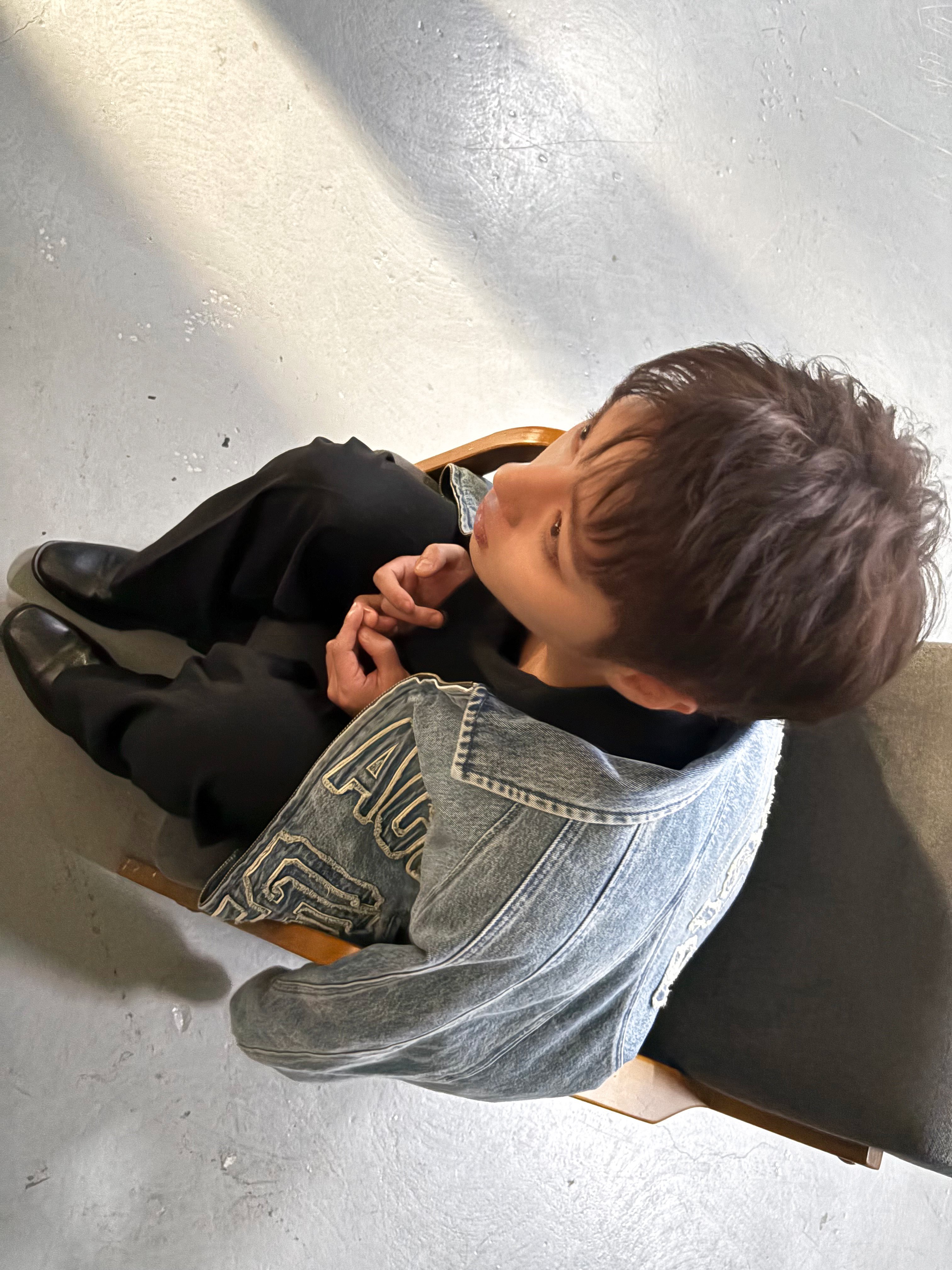[잡담] 아 박지훈 갈발로 염색한 듯 | 인스티즈
