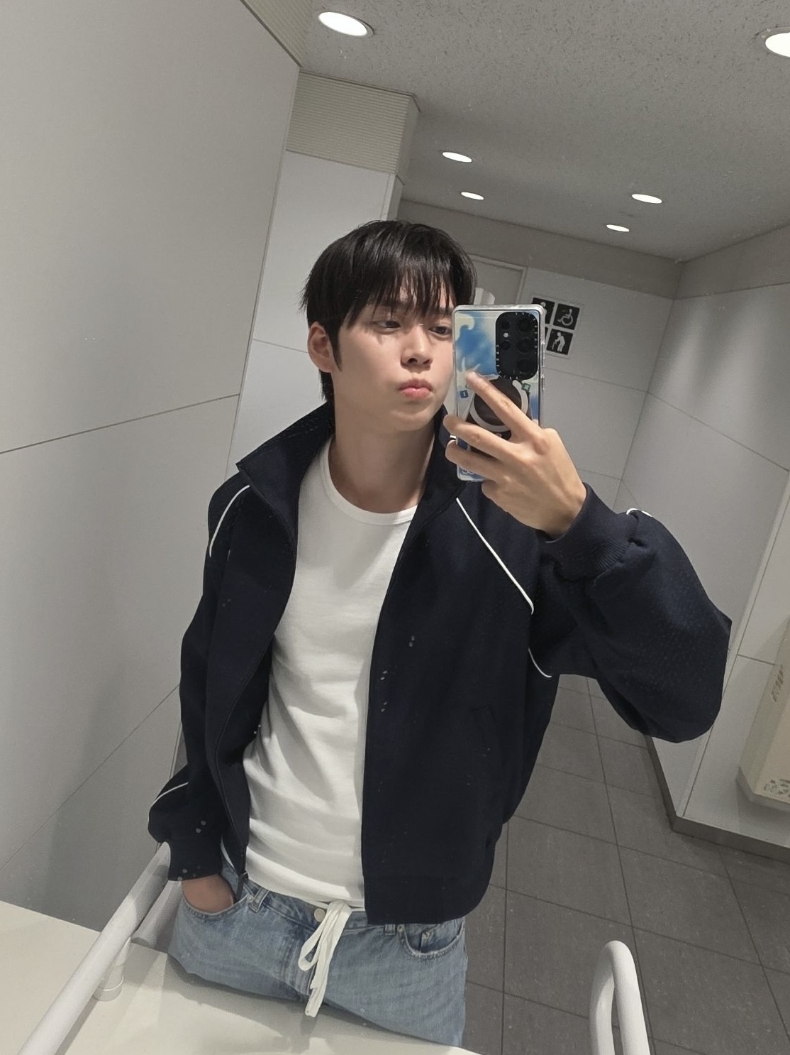 [잡담] 은석 거울셀카 즇은데 왤케 웃기지 | 인스티즈
