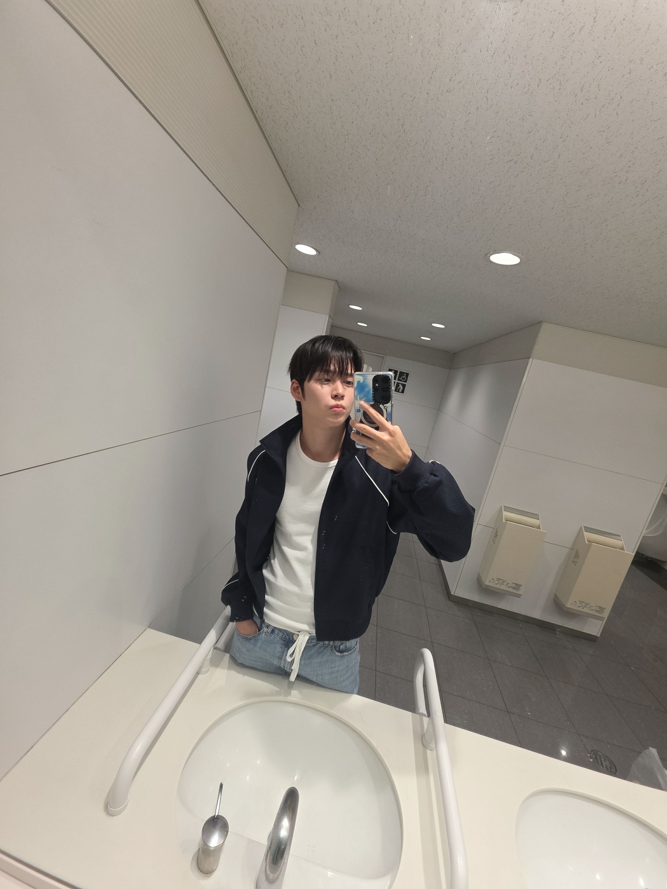 [잡담] 은석 거울셀카 즇은데 왤케 웃기지 | 인스티즈