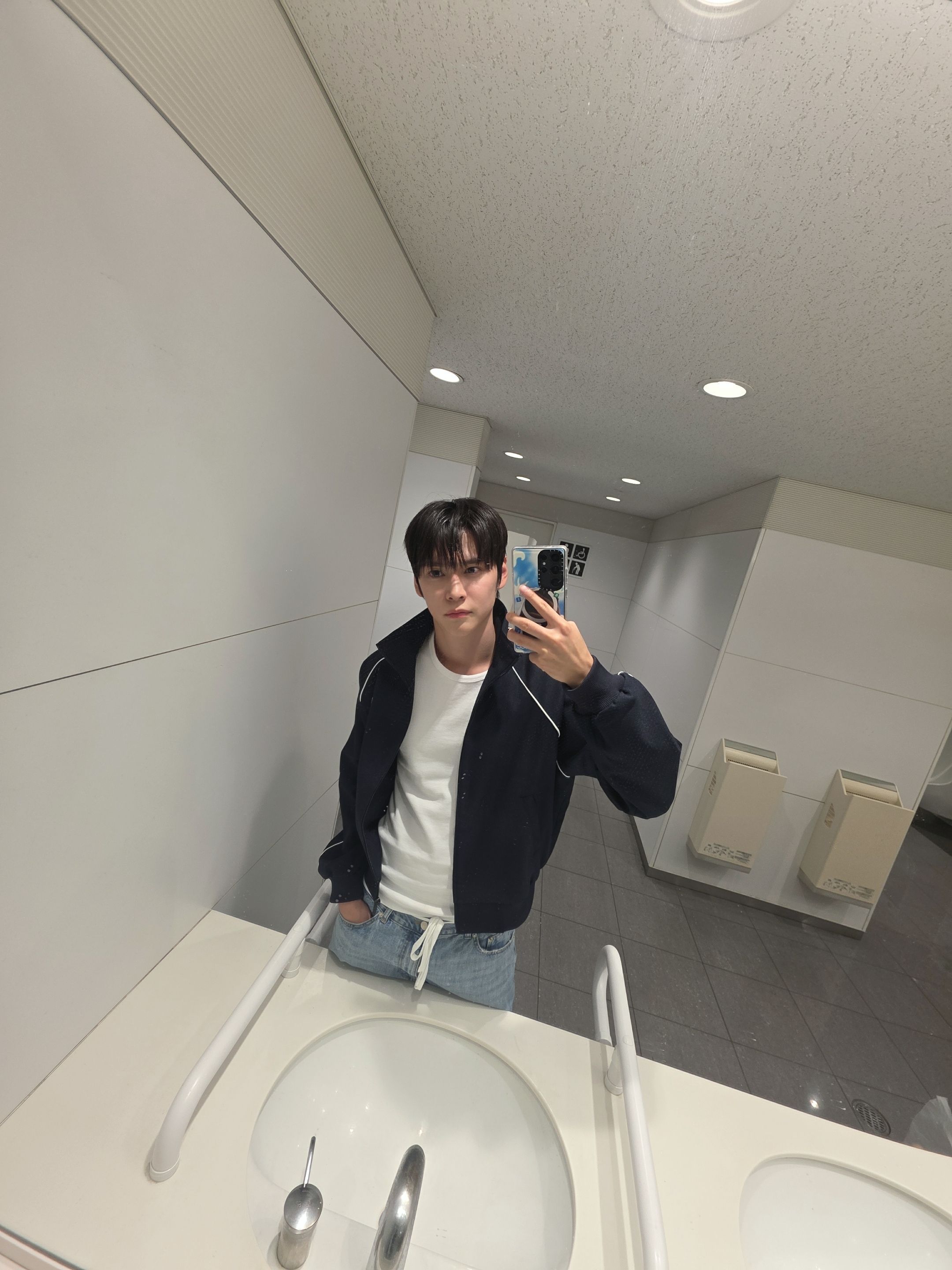 [잡담] 은석 거울셀카 즇은데 왤케 웃기지 | 인스티즈