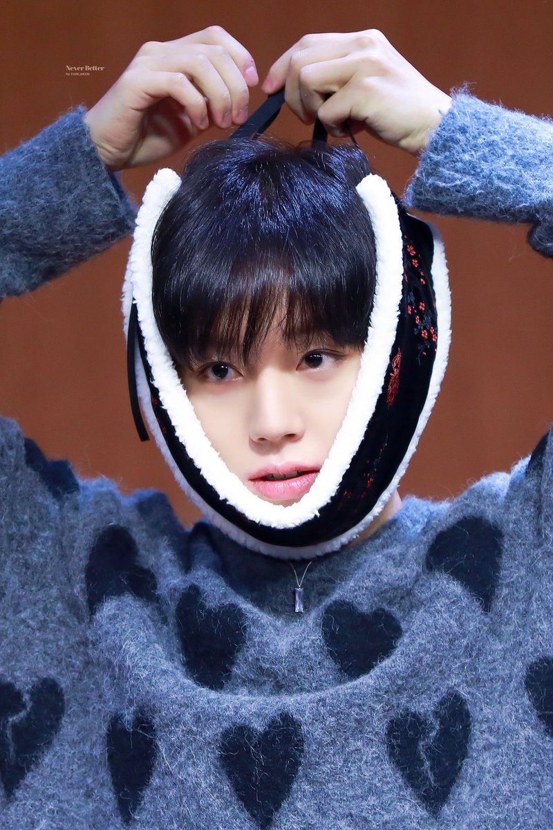 [잡담] 볼끼 착용한 박지훈 너모 귀엽당 | 인스티즈