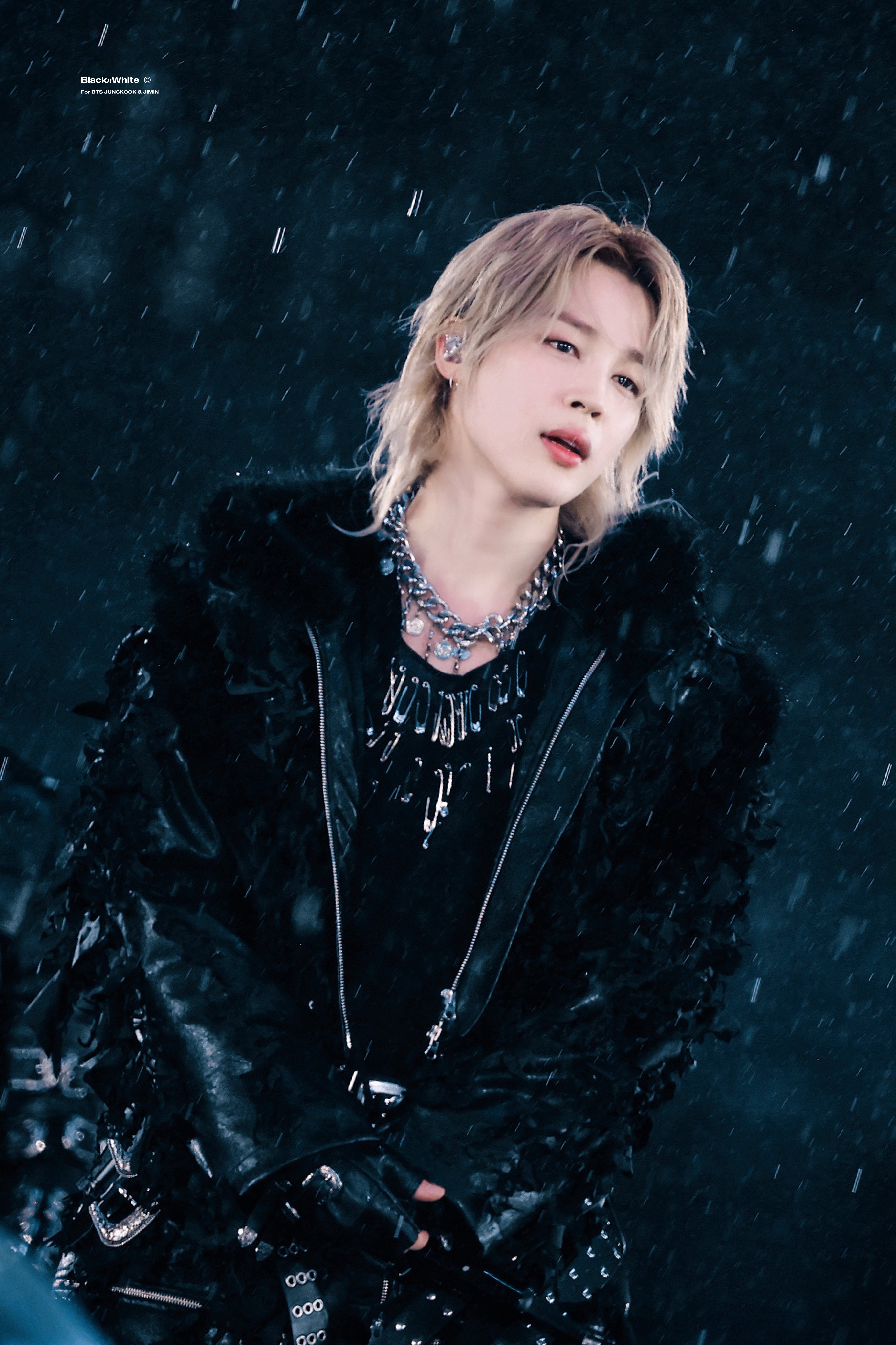 [잡담] 북청사자머리 지민 기대했는데 본무대하니까 걍 쫄딱 젖어서 못 봄ㅋㅋㅋㅋ | 인스티즈