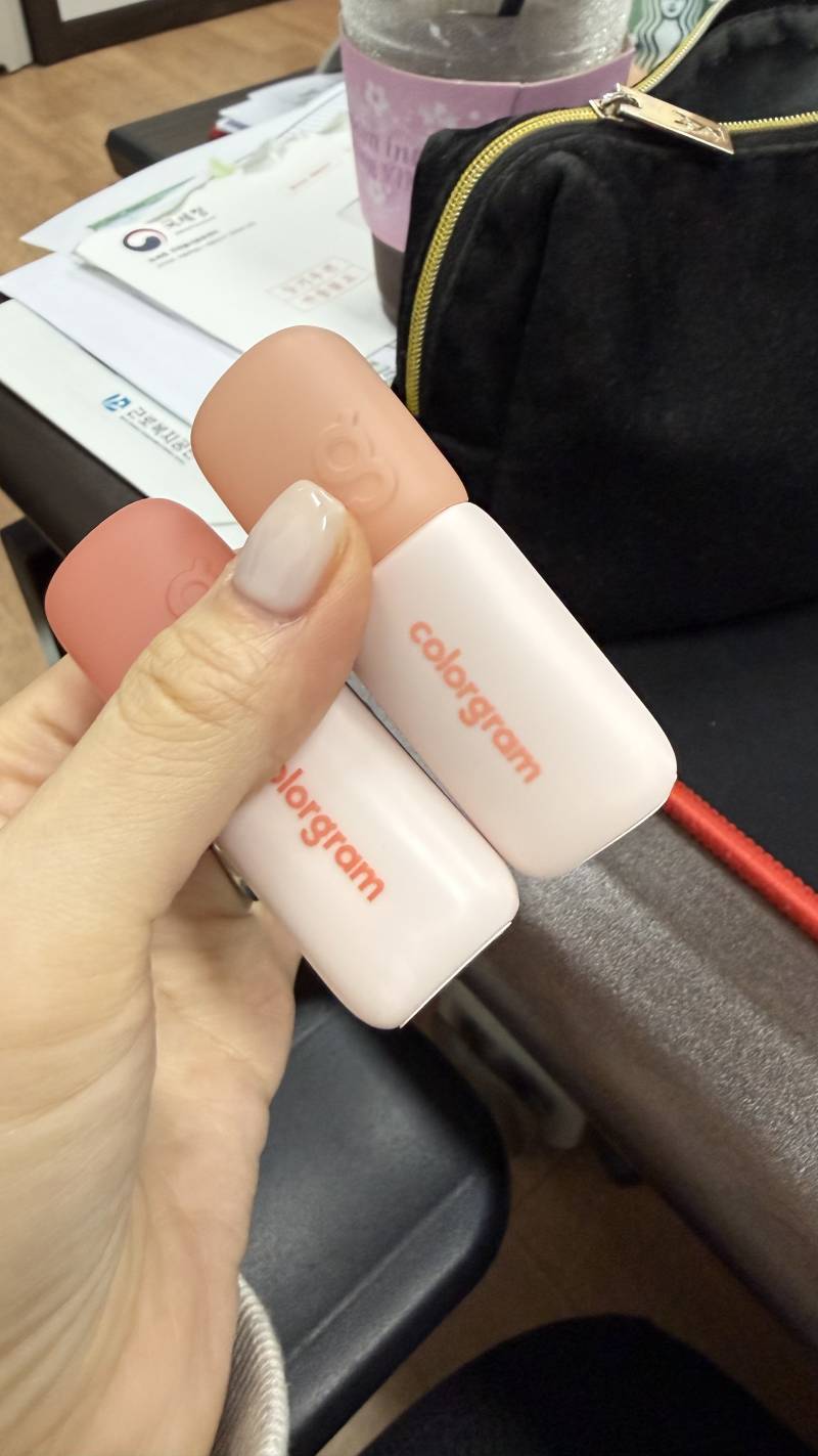 [잡담] 입술 바르고 조금이라도 어둡게 변하면 칙칙해보이는 익들 템하나 추천해도될까? | 인스티즈