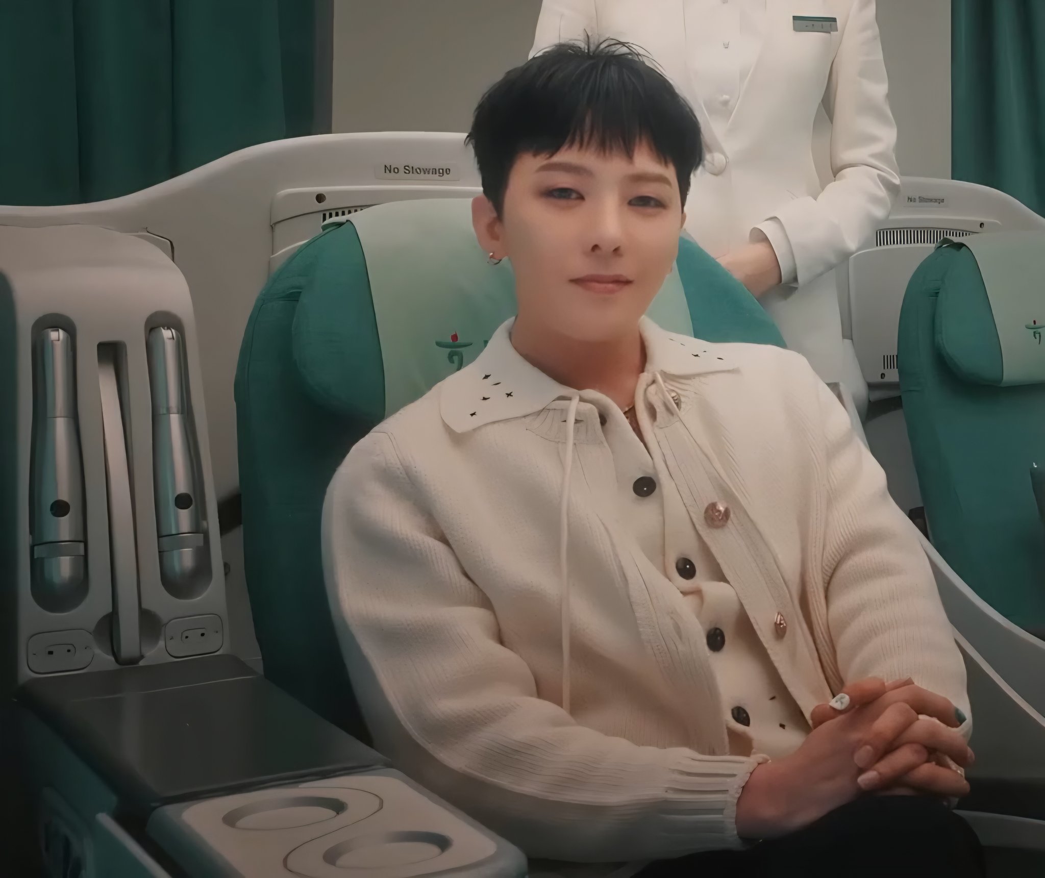 [잡담] 지디 하나은행 광고가 젤 아이돌스럽다ㅋㅋ | 인스티즈