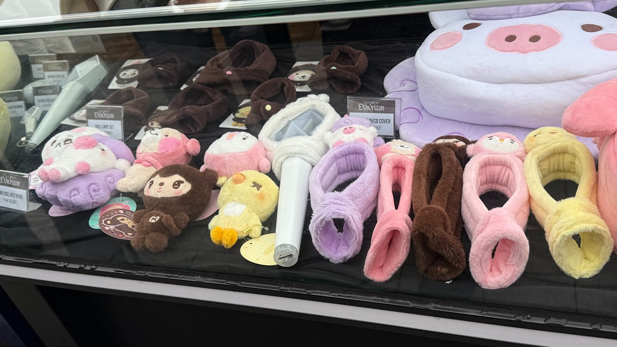 [잡담] 엑소 의류 엠디 죄다 시커먼데 인형만 뽀용 | 인스티즈