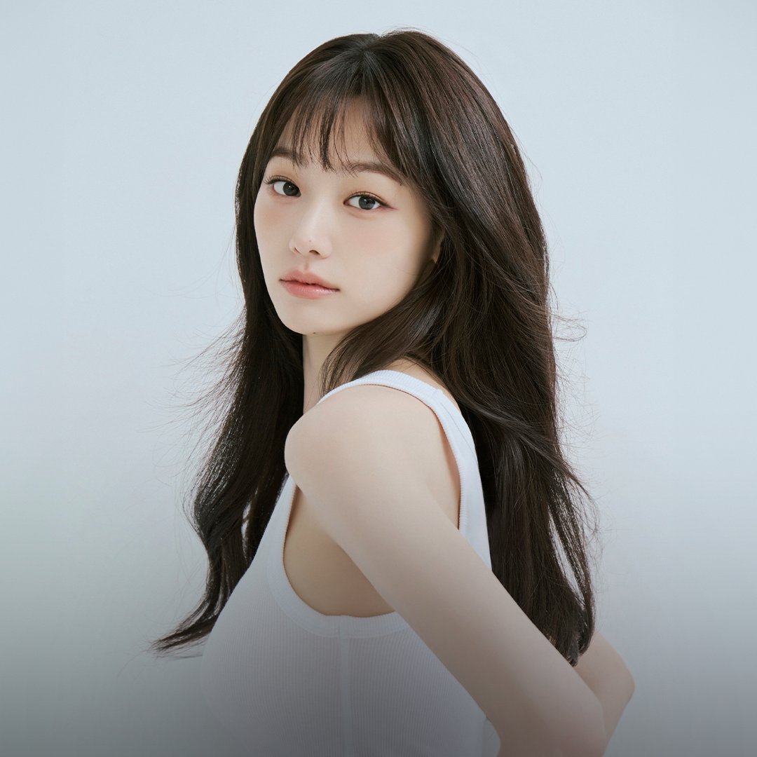 [잡담] 강미나 프로필 사진 떴는데 엄청 예뻐졌다 | 인스티즈