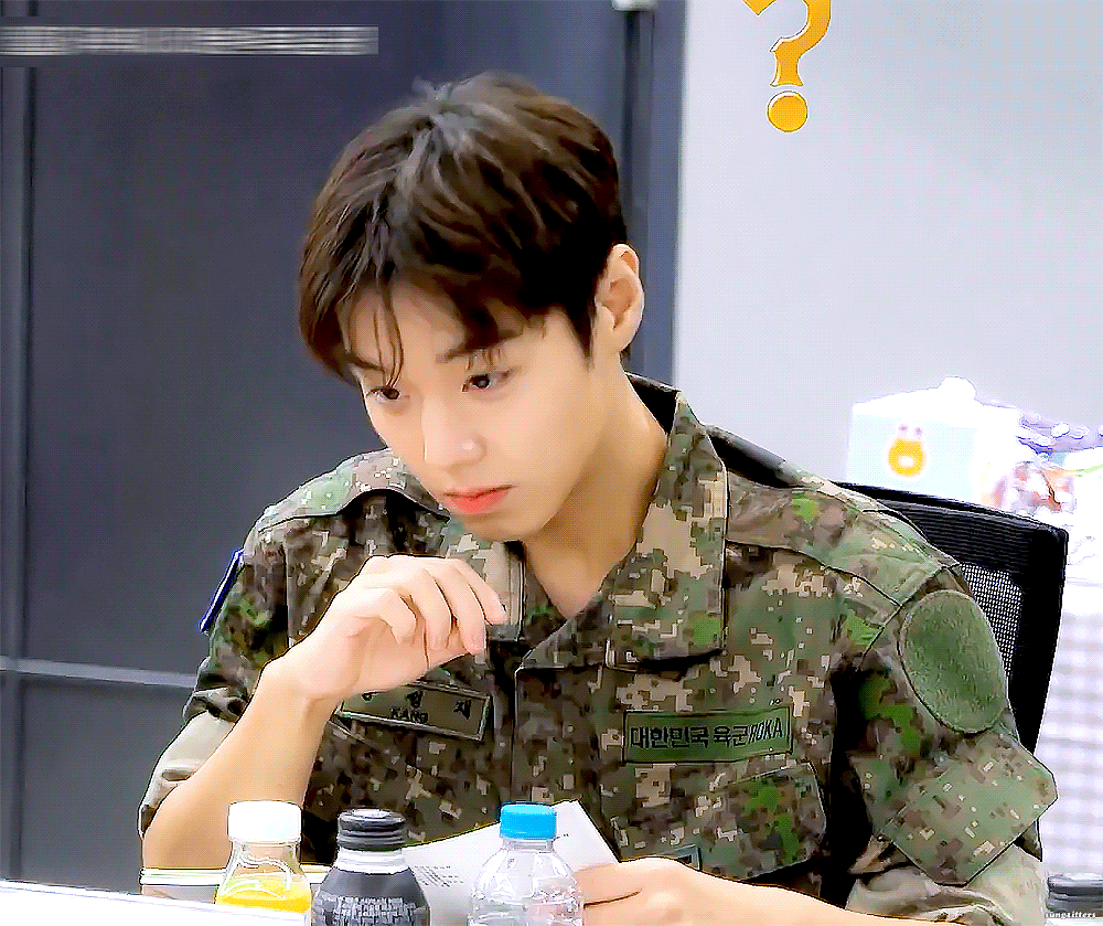 [잡담] 군복입은 박지훈 진짜 존잘임 | 인스티즈