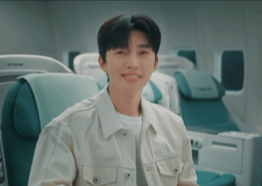 [잡담] (하나유니버스) 비행기에서 임영웅이 읽고 있던 책 ㅋㅋㅋㅋㅋ | 인스티즈