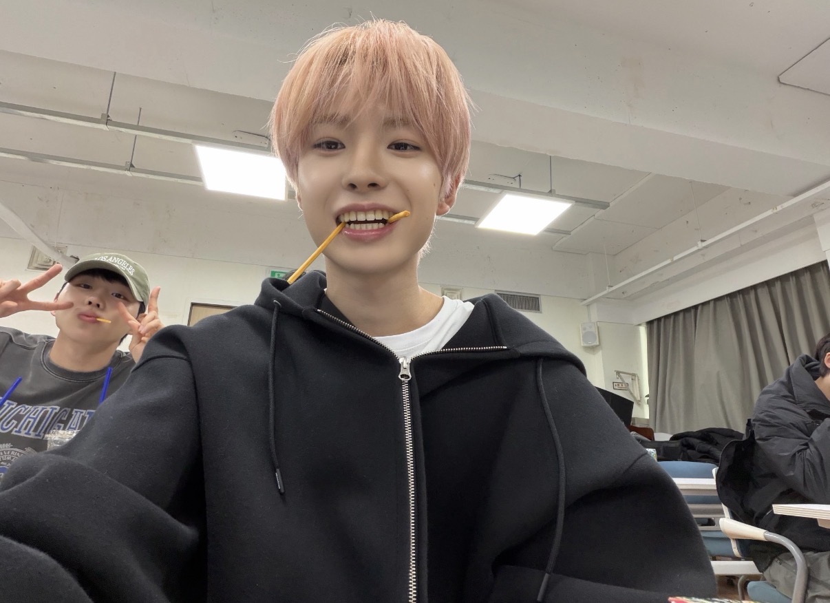 [잡담] 이거 유우시 왼쪽 누구임? | 인스티즈