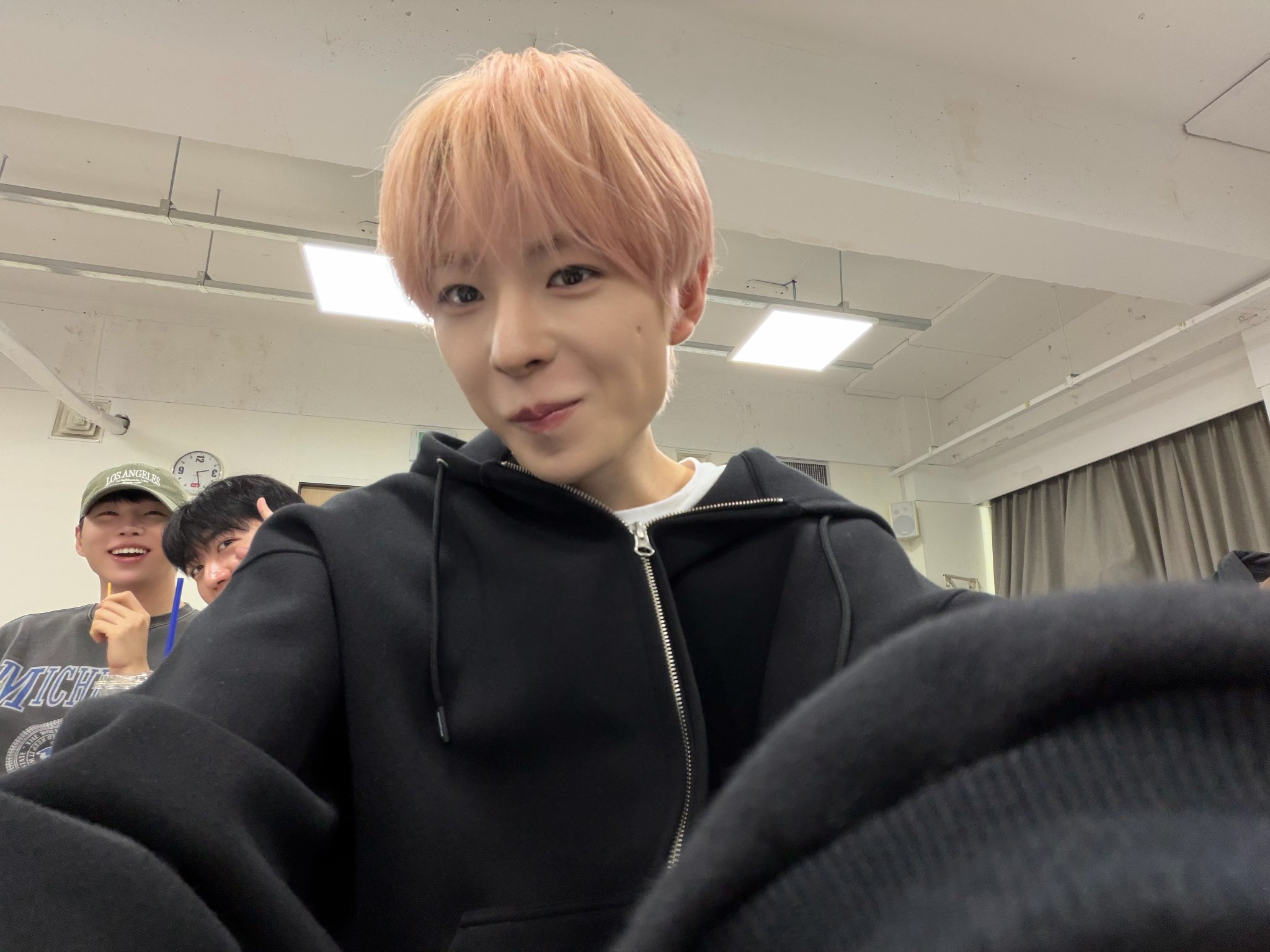 [잡담] [익명] 일어일문학과 핑크머리 여친있나요? | 인스티즈