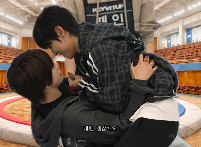 엄지훈남이 셰프 그만두고 아이돌이 되려는 이유.jpg | 인스티즈
