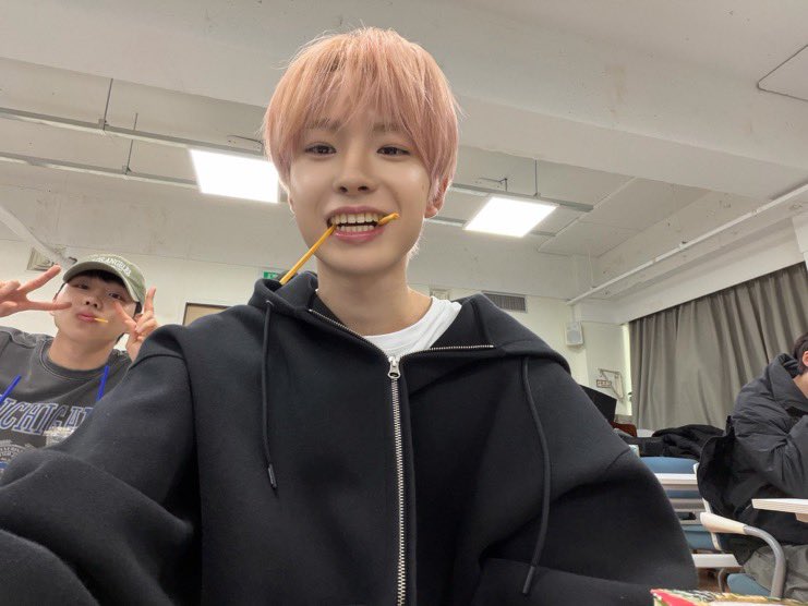 [잡담] 이남자 옆에만 있을 수 있다면 다시 대학 다닐래 | 인스티즈