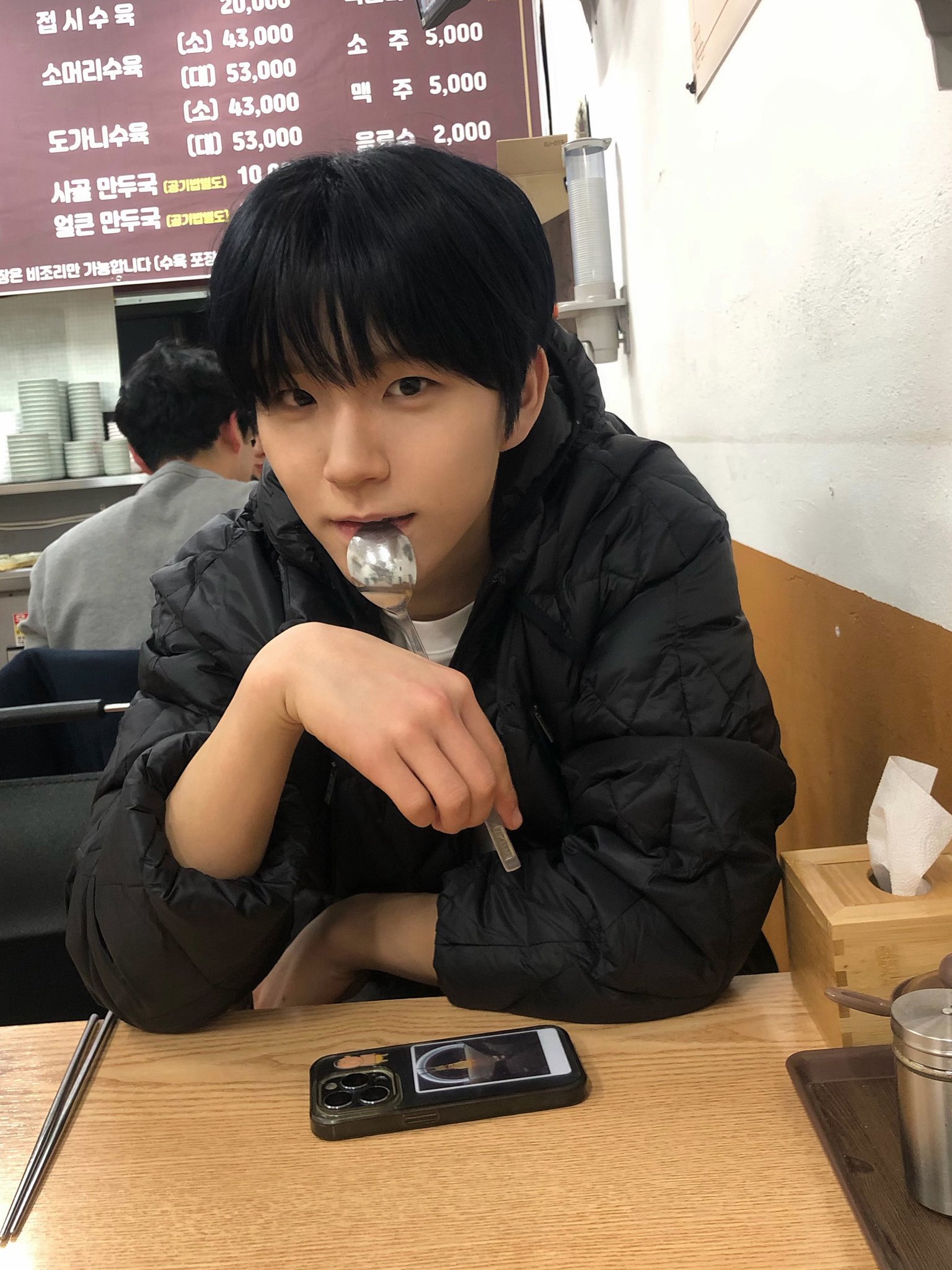 [잡담] 와 대영이 오늘뜬 사진들 진짜같다..... | 인스티즈
