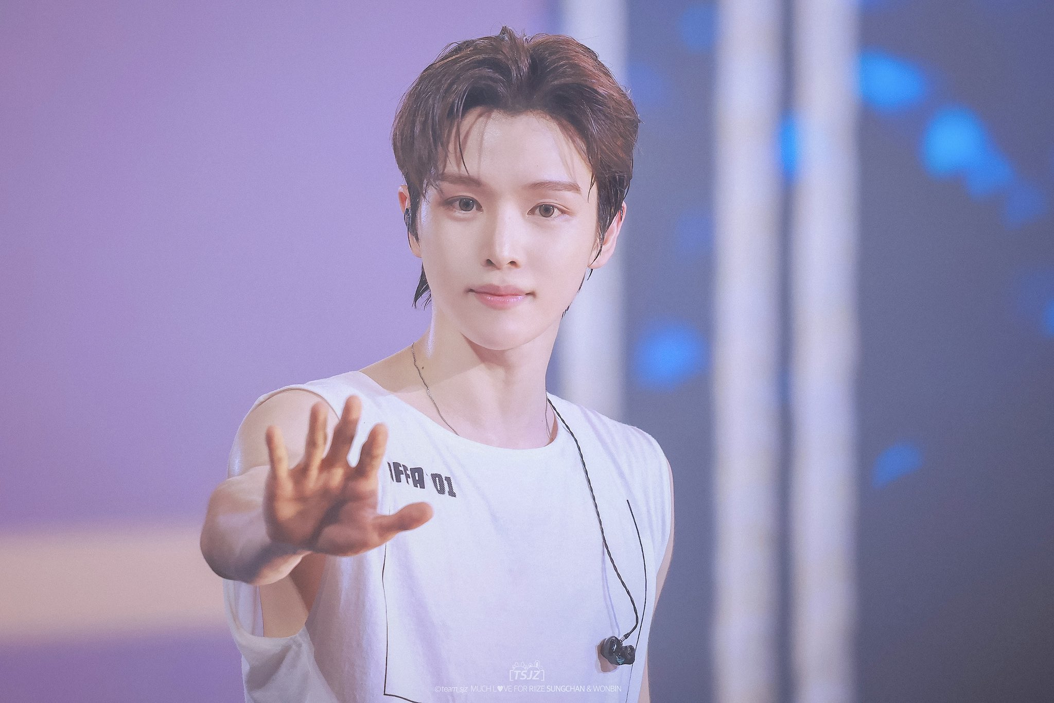 [잡담] 원빈이 성찬이 이쁜 사진 떴다 ㅠㅠㅠ 넘예ㅜㅜㅜ | 인스티즈