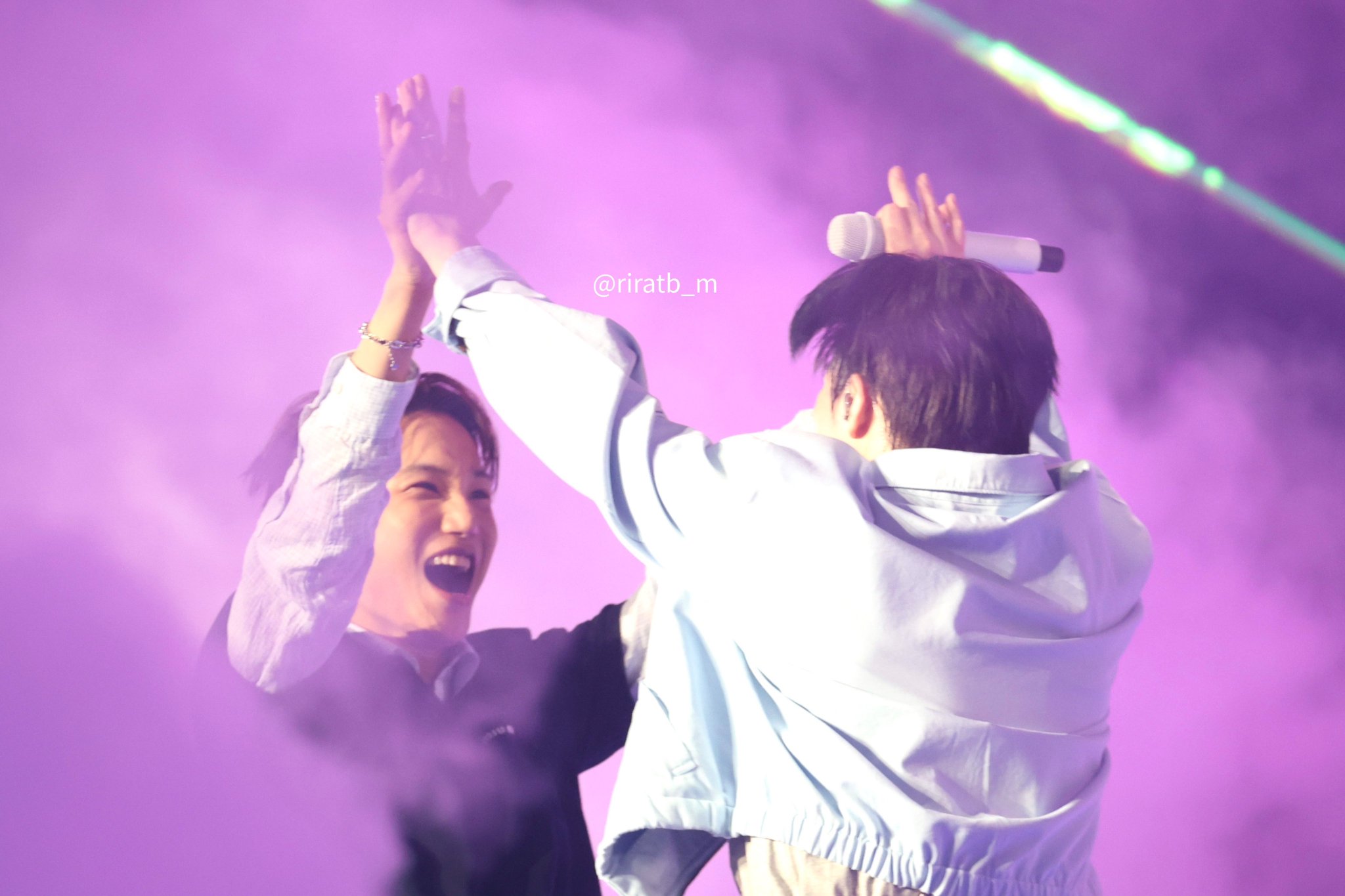 [잡담] 엑소 카이랑 수호 진짜 행복해보인다 | 인스티즈