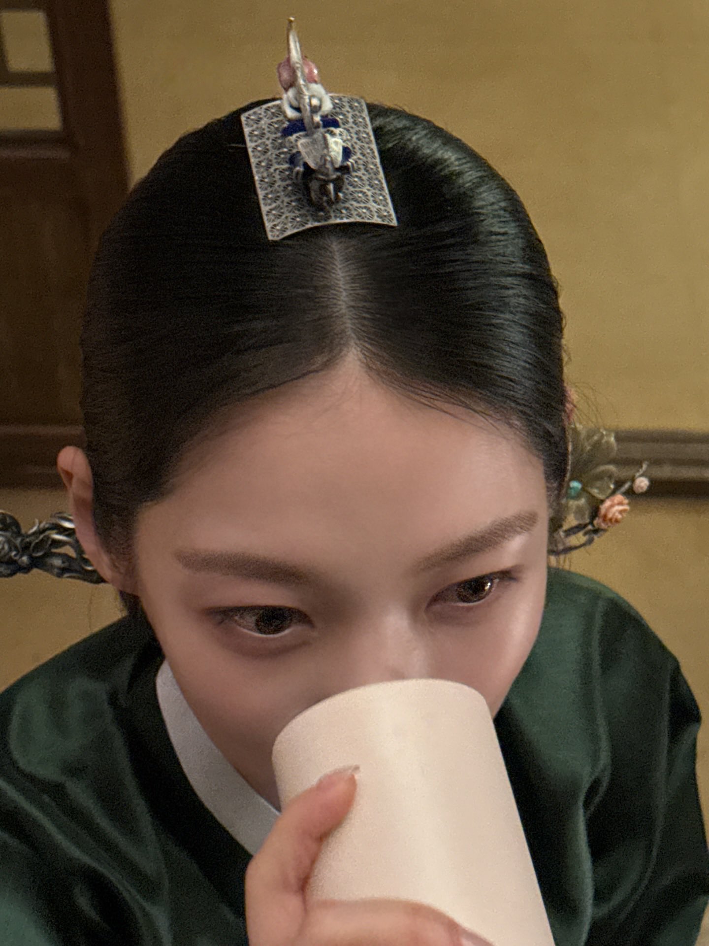[잡담] 공승연) 260411 공승연 인스타 💚🧡💜 | 인스티즈