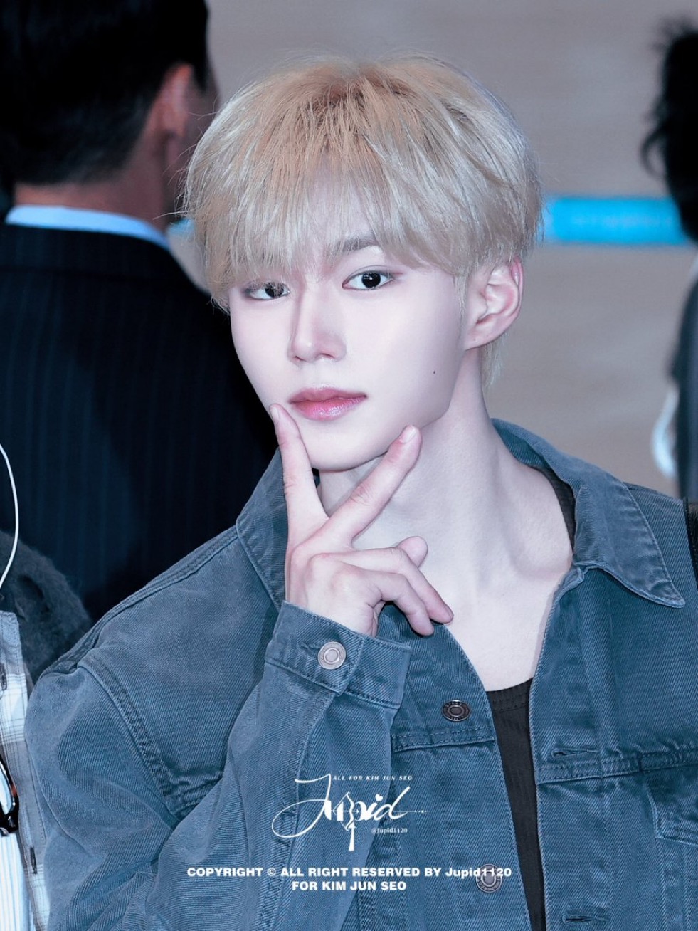 [잡담] 알디원 준서 금발 잘 어울려 | 인스티즈